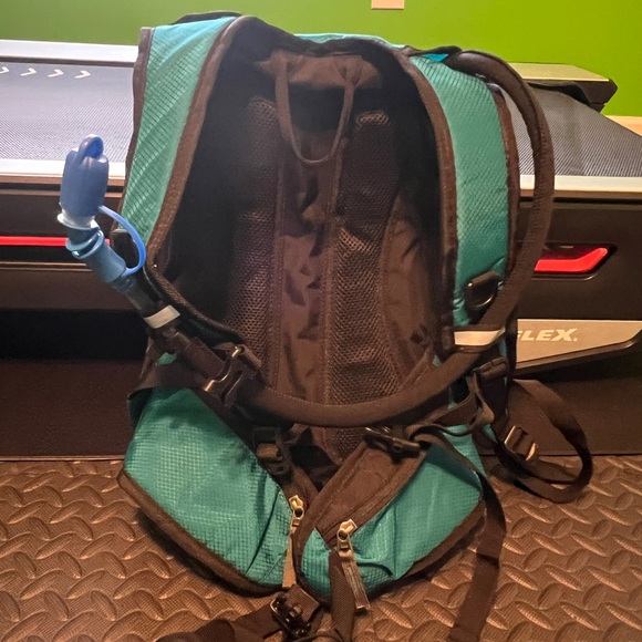 Lunidry Hydration Backpack with bladder NEW without tags - Picture 3 of 8